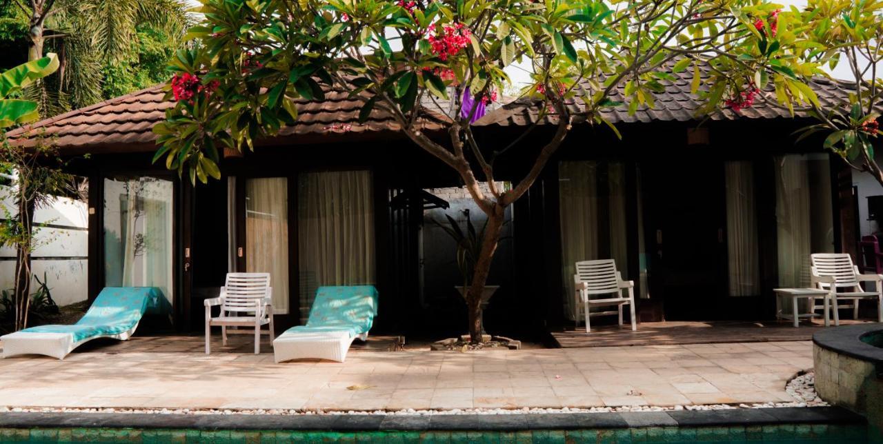 Villa Menorca ギリ・トラワンガン エクステリア 写真